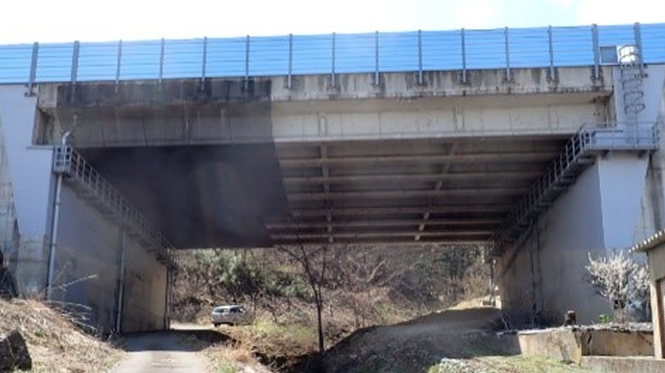 砥沢川橋