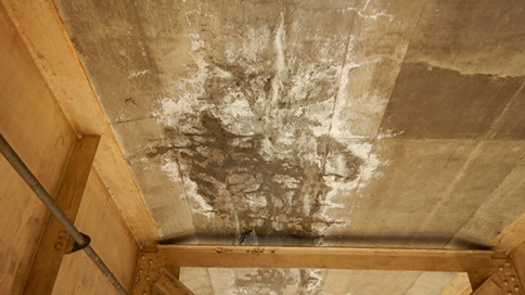 床版下面の損傷状況②