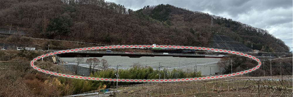 橋脚部 軽量盛土施工中